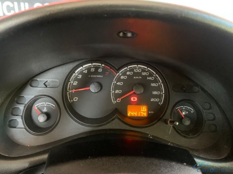Unna Veículos | Corsa Sedan 1.0 4P. 13/13 - foto 8