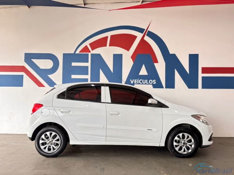 Renan Veículos | Onix Hatch LT 1.0 8V Mec. 4P. 14/14 - foto 7