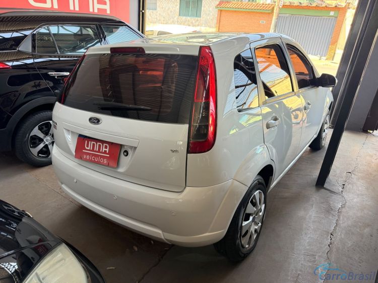 Unna Veículos | Fiesta Hatch Zetec Rocam 1.6 Class 4P. 13/13 - foto 2