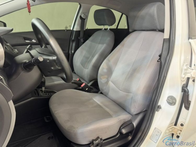 Edgiro Veículos | HB 20 Sedan Comfort Plus 1.6 14/14 - foto 8