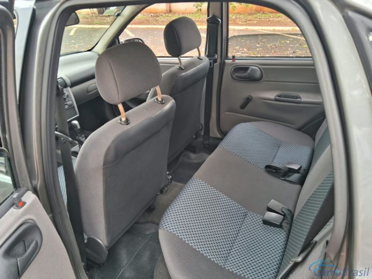 R.L. Veículos | Corsa Sedan 1.0 LS 8V 4P. 11/12 - foto 5