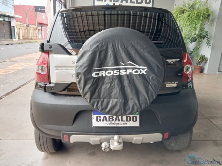 Gabaldo Veículos | CrossFox 1.6 4P. 08/08 - foto 6