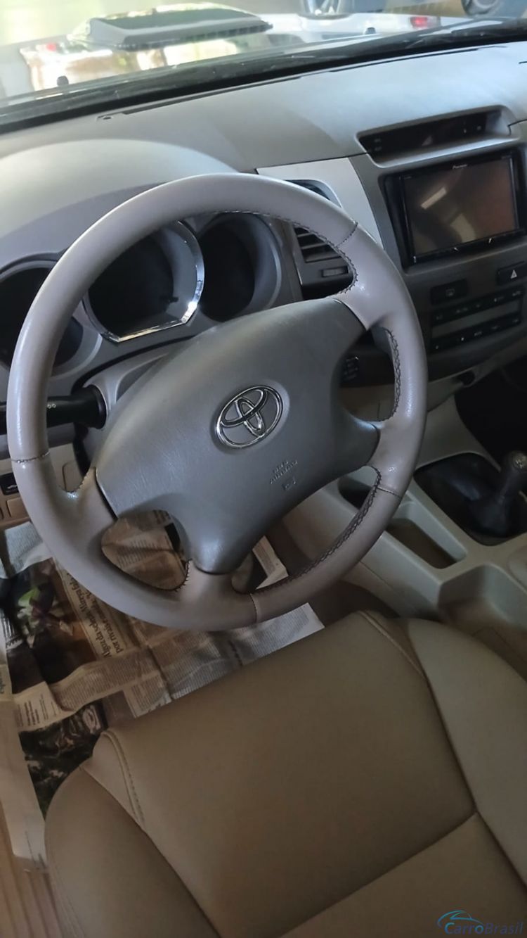 Victor Veículos | Hilux SW4 SRV 3.0 5L 4X4 Aut. 4P. 07/07 - foto 8