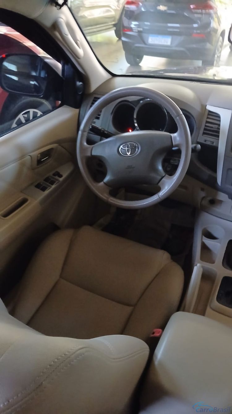Victor Veículos | Hilux SW4 SRV 3.0 5L 4X4 Aut. 4P. 07/07 - foto 3