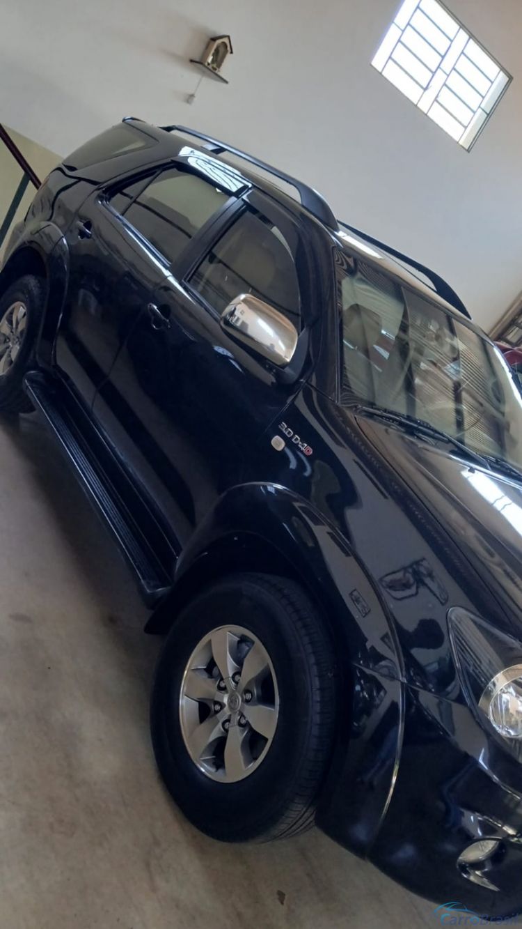 Victor Veículos | Hilux SW4 SRV 3.0 5L 4X4 Aut. 4P. 07/07 - foto 9