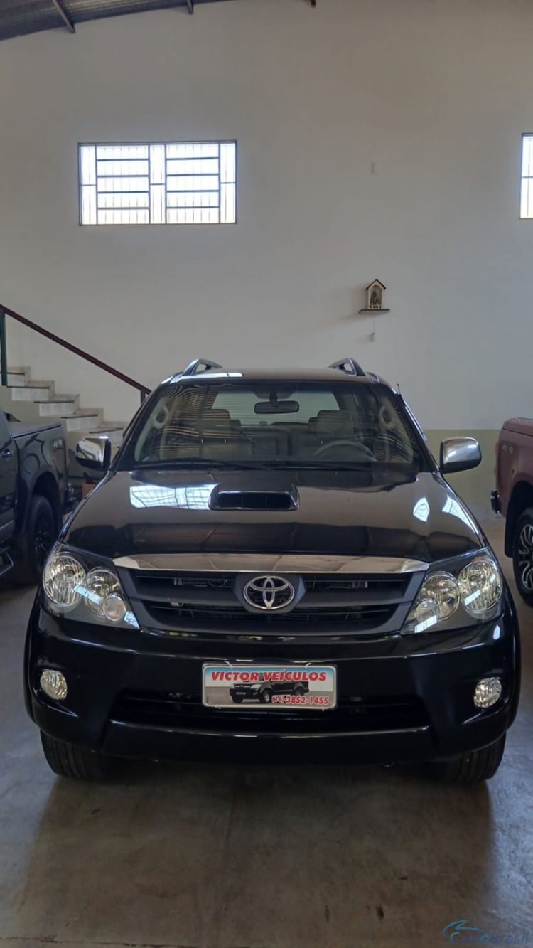 Victor Veículos | Hilux SW4 SRV 3.0 5L 4X4 Aut. 4P. 07/07 - foto 4