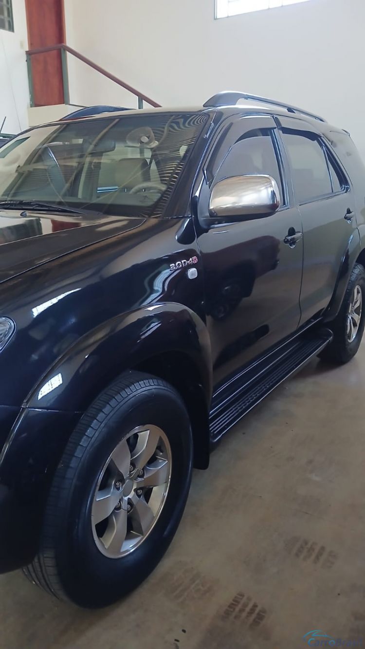 Victor Veículos | Hilux SW4 SRV 3.0 5L 4X4 Aut. 4P. 07/07 - foto 7