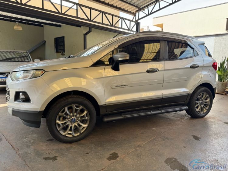 Avenida Veículos | EcoSport Freestyle 1.6 14/14 - foto 7