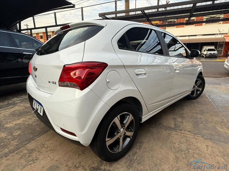 Kito Veículos | Onix 1.4 MPFI LTZ 8V FLEX 4P MANUAL 17/18 - foto 5