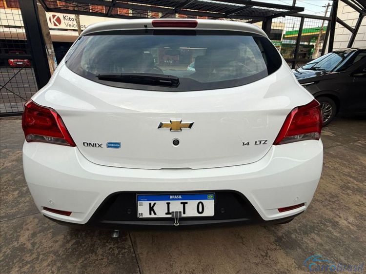 Kito Veículos | Onix 1.4 MPFI LTZ 8V FLEX 4P MANUAL 17/18 - foto 6