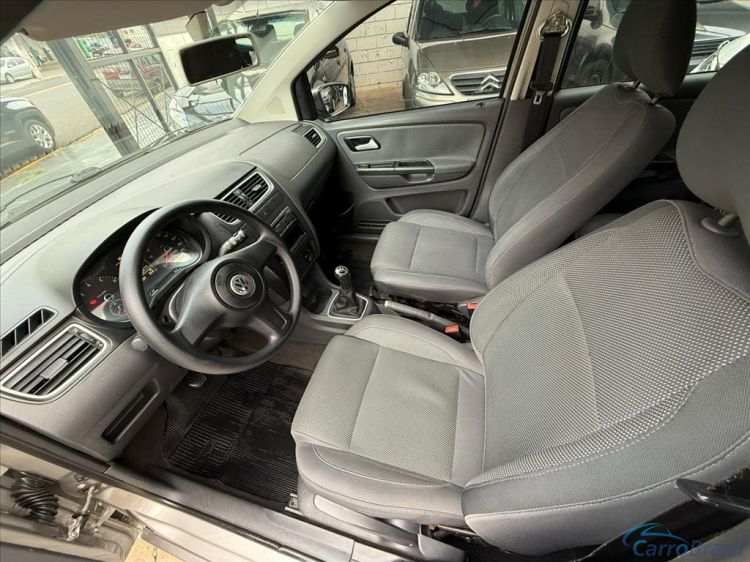 Kito Veículos | Fox 1.0 MI 8V FLEX 4P MANUAL 10/11 - foto 9