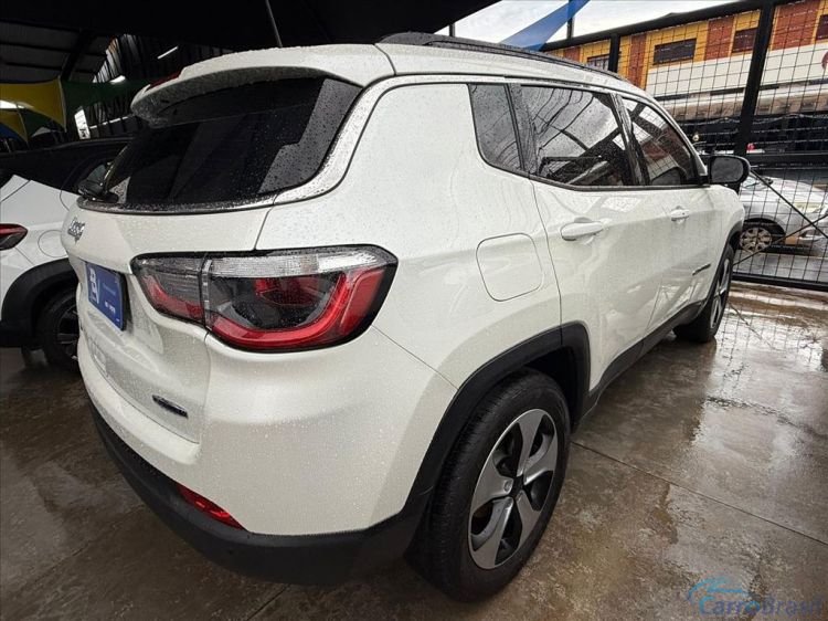 Kito Veículos | Compass 2.0 16V DIESEL LONGITUDE 4X4 AUTOMÁTICO 17/18 - foto 4