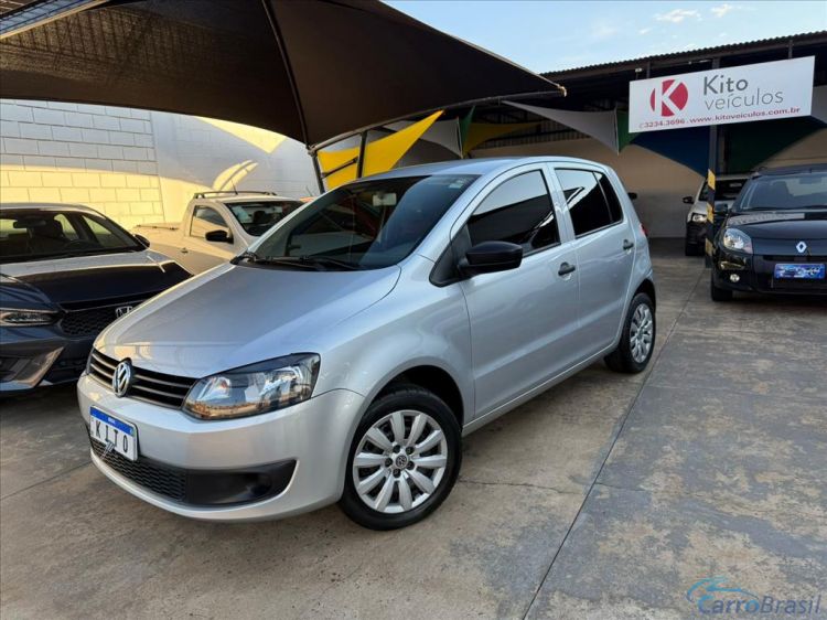 Kito Veículos | Fox 1.0 MI 8V FLEX 4P MANUAL 14/14 - foto 2