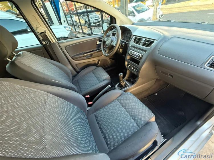 Kito Veículos | Fox 1.0 MI 8V FLEX 4P MANUAL 14/14 - foto 9