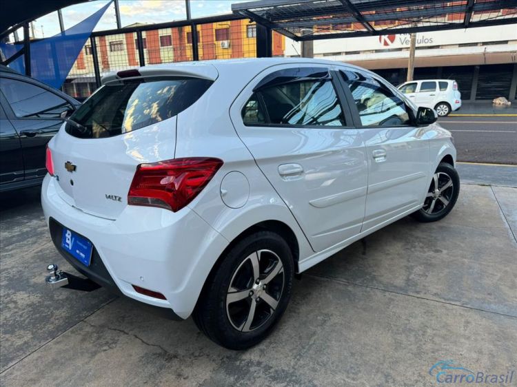 Kito Veículos | Onix 1.4 MPFI LTZ 8V FLEX 4P MANUAL 17/18 - foto 6