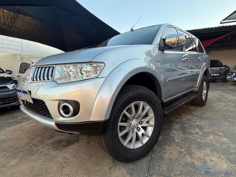 Kito Veículos | Pajero 3.2 HPE 4X4 7 LUGARES 16V TURBO INTERCOOLER DIESEL 4P AUTOMÁTICO 10/11 - foto 3