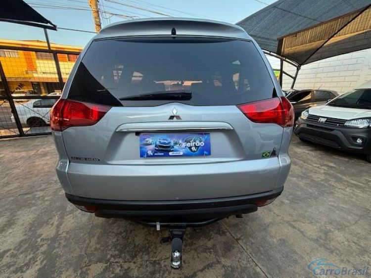 Kito Veículos | Pajero 3.2 HPE 4X4 7 LUGARES 16V TURBO INTERCOOLER DIESEL 4P AUTOMÁTICO 10/11 - foto 8