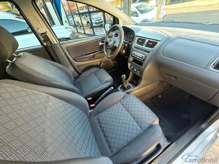 Kito Veículos | Fox 1.0 MI 8V FLEX 4P MANUAL 14/14 - foto 9