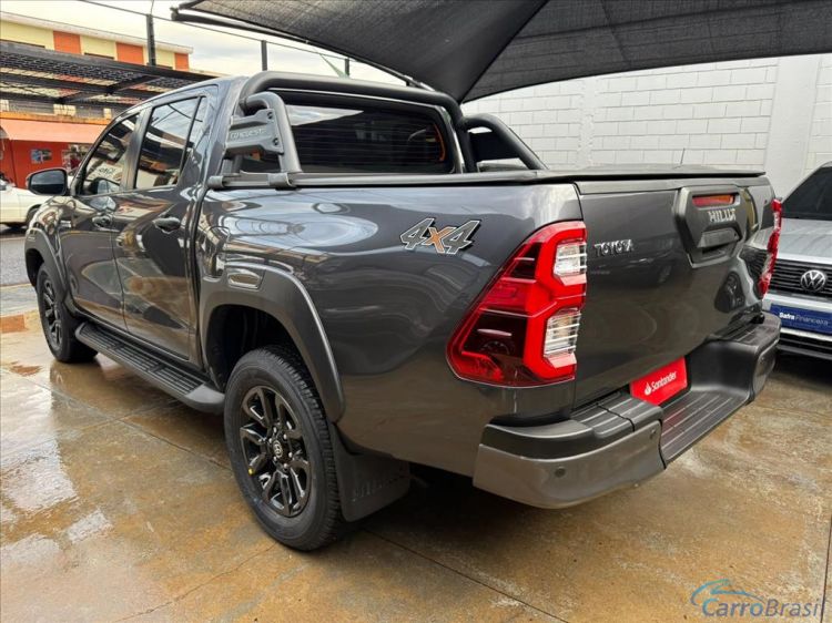 Kito Veículos | Hilux 2.8 D-4D TURBO DIESEL CD CONQUEST 4X4 AUTOMÁTICO 23/23 - foto 6