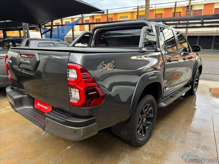 Kito Veículos | Hilux 2.8 D-4D TURBO DIESEL CD CONQUEST 4X4 AUTOMÁTICO 23/23 - foto 9