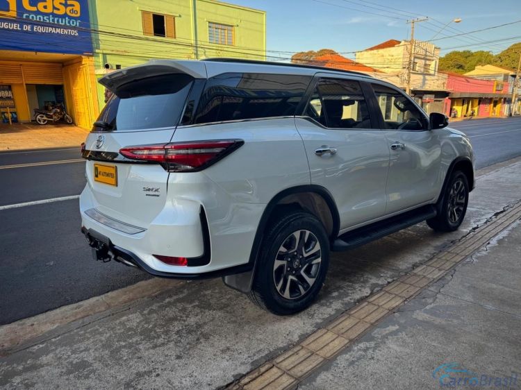 MV Automóveis | Hilux 2.8 D-4D TURBO DIESEL SRX PLATINUM 7L 4X4 AUTOMÁTICO 24/24 - foto 4