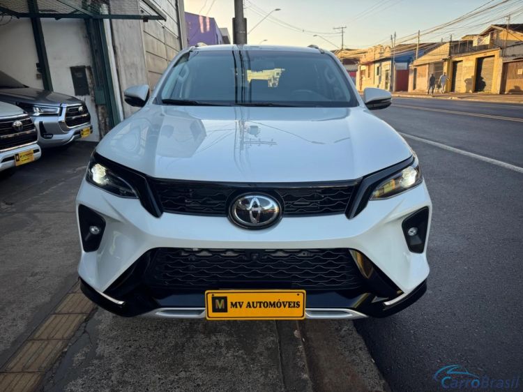 MV Automóveis | Hilux 2.8 D-4D TURBO DIESEL SRX PLATINUM 7L 4X4 AUTOMÁTICO 24/24 - foto 5