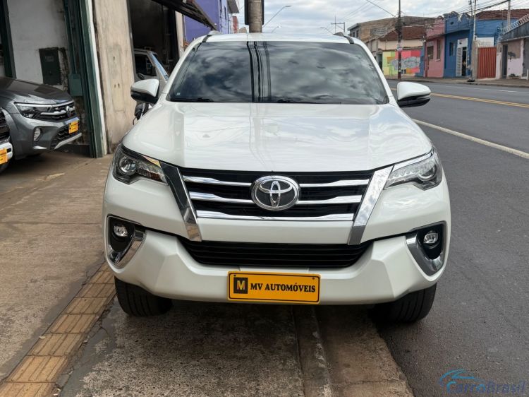MV Automóveis | Hilux 2.8 SRX 4X4 7 LUGARES 16V TURBO INTERCOOLER DIESEL 4P AUTOMÁTICO 17/18 - foto 5