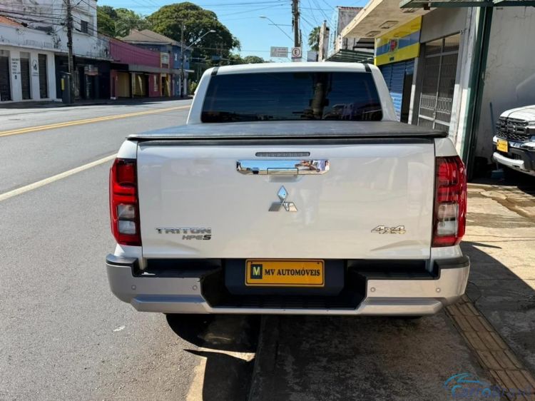 MV Automóveis | L-200 2.4 BITURBO DIESEL CD HPE-S 4X4 AUTOMÁTICO 25/26 - foto 6