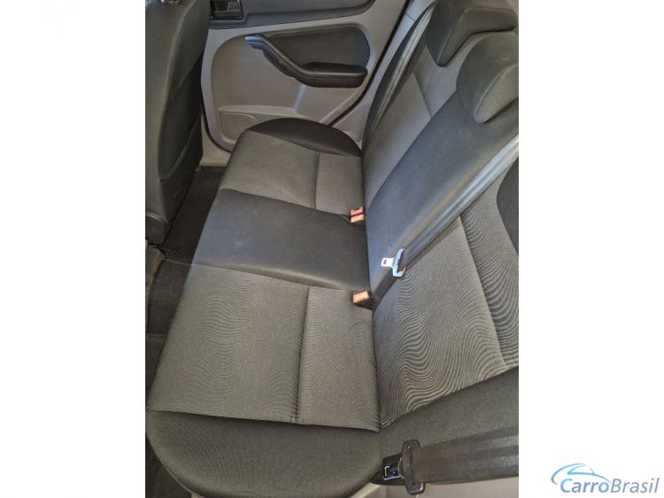 Unicar Veículos | Focus 2.0 SEDAN 2L FC FLEX 4P AUTOMÁTICO 13/13 - foto 8