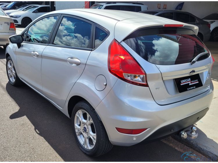 Unicar Veículos | Fiesta Hatch 1.6 SE PLUS HATCH 16V FLEX 4P POWERSHIFT 16/17 - foto 6