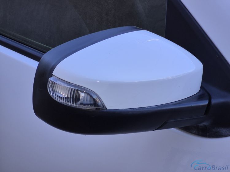 Unicar Veículos | Sandero 1.6 DYNAMIQUE 8V FLEX 4P AUTOMATIZADO 15/15 - foto 8