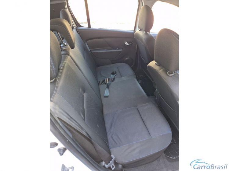 Unicar Veículos | Sandero 1.6 DYNAMIQUE 8V FLEX 4P AUTOMATIZADO 15/15 - foto 9