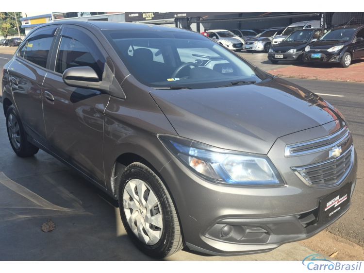 Unicar Veículos | Onix 1.4 MPFI LT 8V FLEX 4P MANUAL 15/15 - foto 2