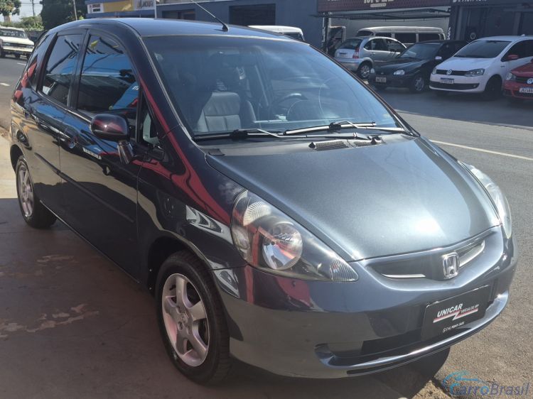 Unicar Veículos | Fit 1.4 LXL 8V GASOLINA 4P AUTOMÁTICO 05/05 - foto 2