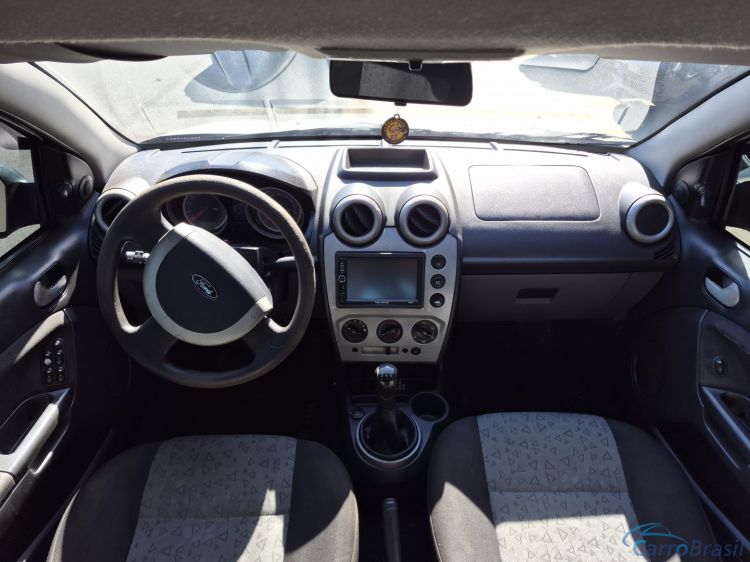 Unicar Veículos | Fiesta Hatch 1.6 MPI SEDAN 8V FLEX 4P MANUAL 10/11 - foto 9