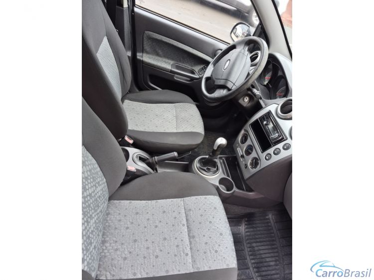 Unicar Veículos | Fiesta Hatch 1.0 ROCAM HATCH 8V FLEX 4P MANUAL 14/14 - foto 8