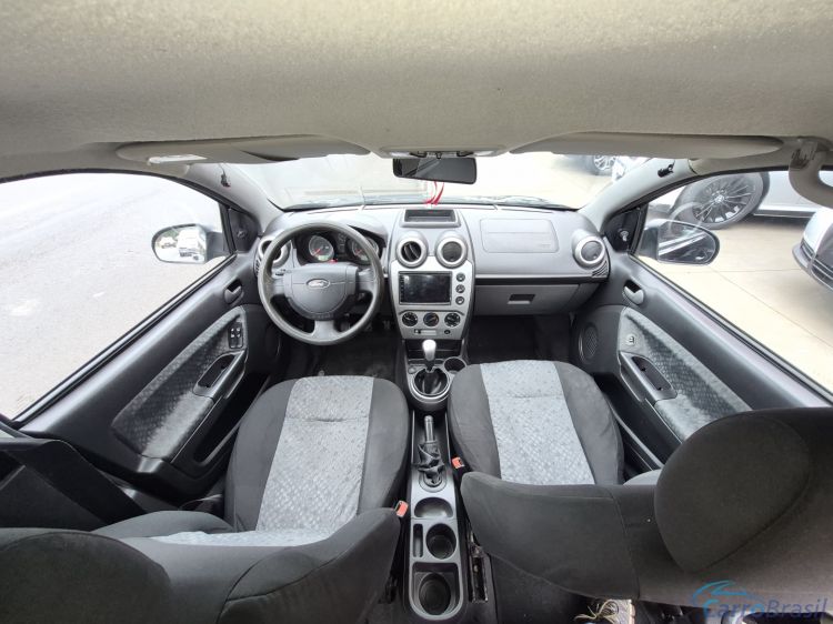 Unicar Veículos | Fiesta Hatch 1.6 MPI CLASS HATCH 8V FLEX 4P MANUAL 11/12 - foto 9