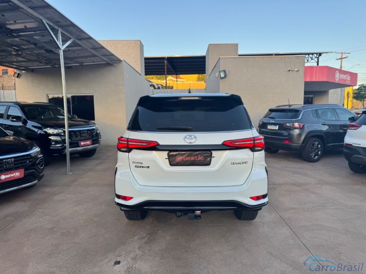 Benetão Veículos | Hilux SW4 Diamond 2.8 TB 4x4 Die. Aut. 24/24 - foto 4