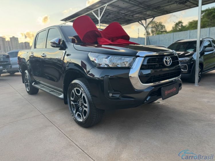 Benetão Veículos | Hilux CD SRV 4x4 2.8 TDI Diesel Aut. 22/22 - foto 2