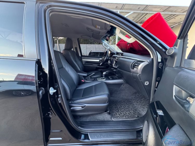 Benetão Veículos | Hilux CD SRV 4x4 2.8 TDI Diesel Aut. 22/22 - foto 8