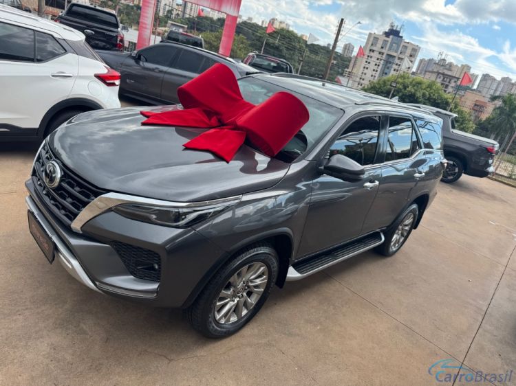 Benetão Veículos | Hilux SW4 SRX 4x4 2.8 TDI 16V Dies. Aut. 22/23 - foto 3