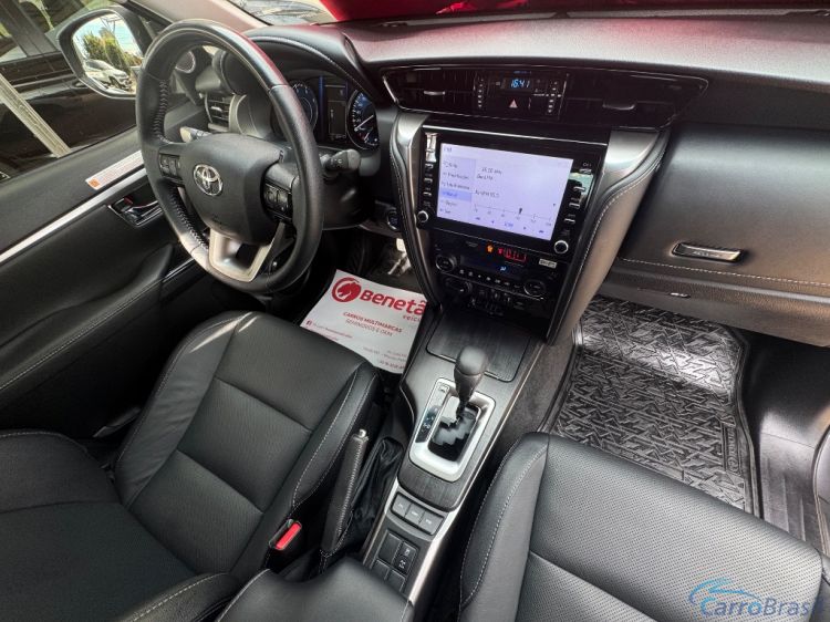 Benetão Veículos | Hilux SW4 SRX 4x4 2.8 TDI 16V Dies. Aut. 22/23 - foto 4