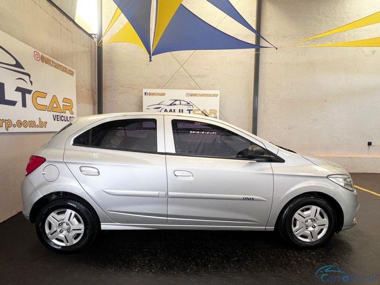 Multcar Veículos | Onix 1.0 MPFI JOY 8V 17/17 - foto 7