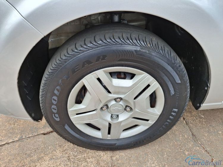 Scaranelo Veículos | Onix HATCH LT 1.0 8V FlexPower 5p Mec. 15/16 - foto 7