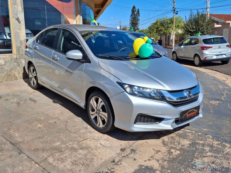 Scaranelo Veículos | City Sedan LX 1.5 Flex 16V 4p Aut. 15/15 - foto 3