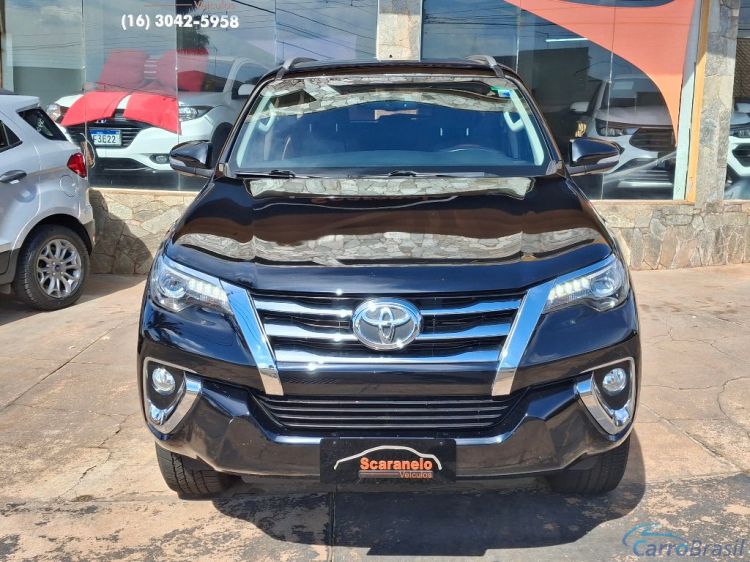 Scaranelo Veículos | Hilux SW4 SRX 4x4 2.8 TDI 16V Dies. Aut. 17/17 - foto 2
