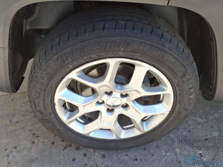 Scaranelo Veículos | Renegade Longitude 1.8 4x2 Flex 16V Aut. 15/16 - foto 4