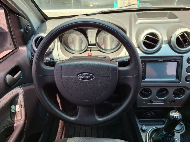 Scaranelo Veículos | Fiesta Sedan Sed. 1.6 8V Flex 4p 08/08 - foto 8