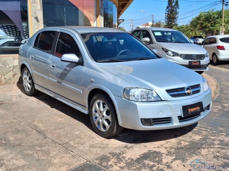 Scaranelo Veículos | Astra Hatch Advantage 2.0 MPFI 8V FlexPower 5p 11/11 - foto 3