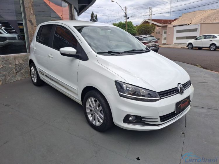 Scaranelo Veículos | Fox Connect 1.6 Flex 8V 5p 18/19 - foto 3